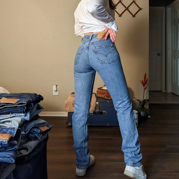 Levi's Vintage 501 Straight Leg Jeans 90s - Picture 3 of 16